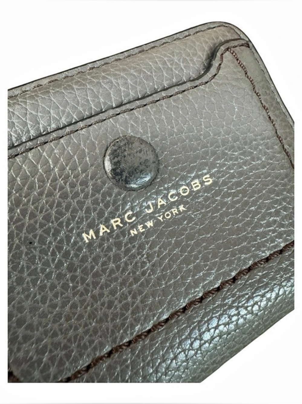 Marc Jacobs Empire City, Mini Compact Leather Coin Wallet in Gray - Picture 10 of 10